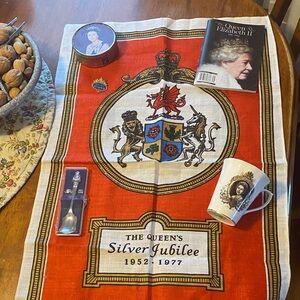 Queen's Silver Jubilee Memorabilia Set